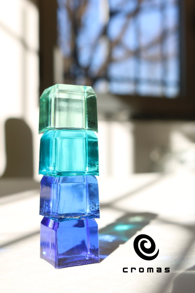 Resina epossidica colorata in trasparenza per effetto vetro colorato